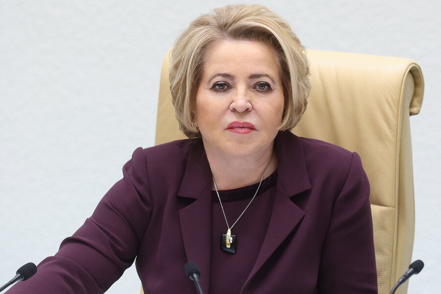 Матвиенко предложила помочь россиянам искать пару среди коллег